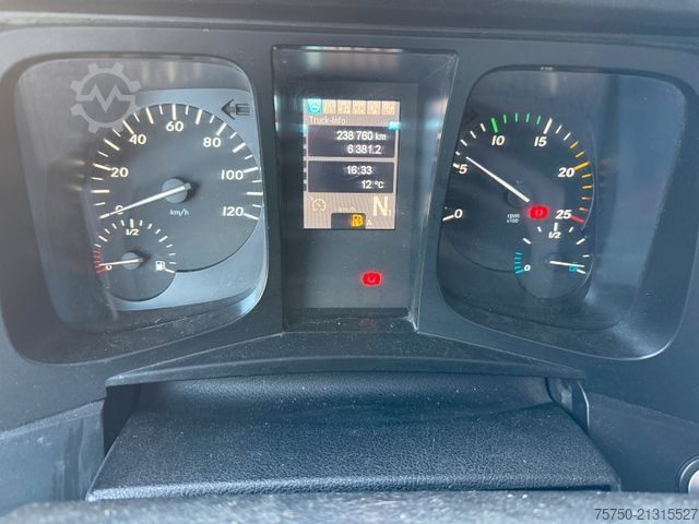 Truck chassis MERCEDES-BENZ Arocs 3240 8x2 - 3 x Lenkachsen