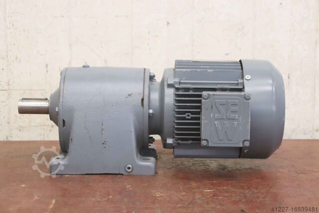 Gear motor 1.5 kW 66 rpm SEW-Eurodrive R60DT90L4