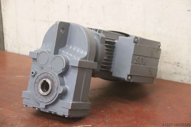 Getriebemotor 0,37 kW 27 U/min SEW-Eurodrive FA27/II2GD EDRS71M4BE1/3D/KCC/TF/AL