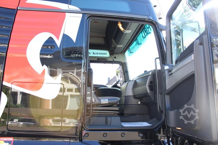 Standard tractor unit MAN TGX 18.480 XXL  Retarder Standheizung