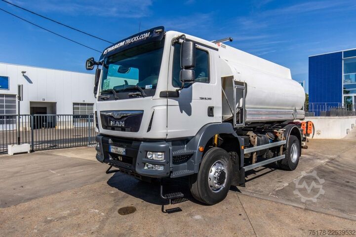 Fuel tanker MAN TGM 18.340 4X4 + CM 12.000L+4COMP.
