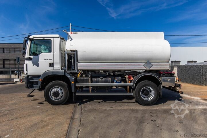 Fuel tanker MAN TGM 18.340 4X4 + CM 12.000L+4COMP.