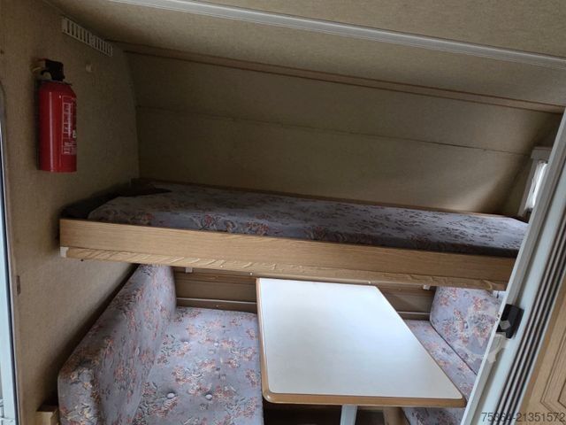 Wohnwagen KIP KG 48 TN Wohnwagen Toilet + Etagenbett