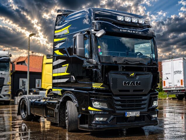 Volumen SZM MAN TGX 18.520 LL SA Mega, "LONEWOLF"