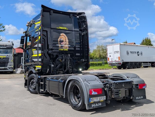 Volumen SZM MAN TGX 18.520 LL SA Mega, "LONEWOLF"