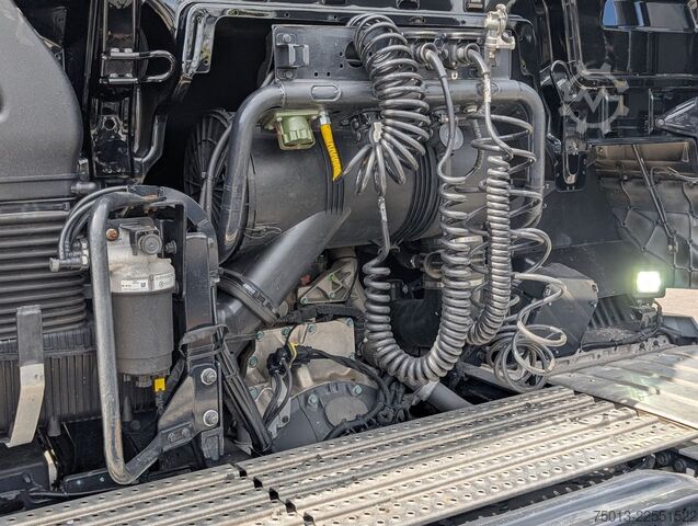 Volumen SZM MAN TGX 18.520 LL SA Mega, "LONEWOLF"