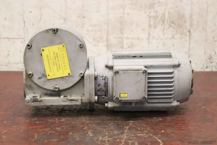 Gear motor 1.1/1.5 kW 31/47 rpm EMB OB-04,6/4 S