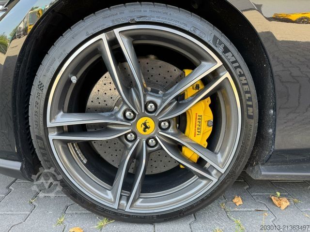 Van FERRARI Roma Coupe Schwarz