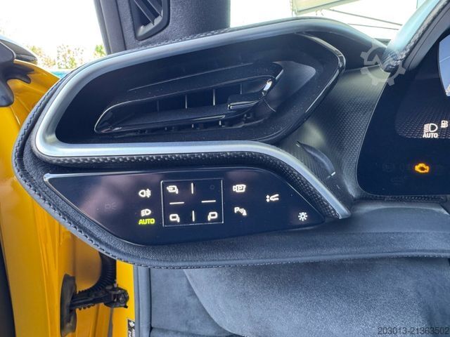 Van FERRARI 296 GTB Coupe