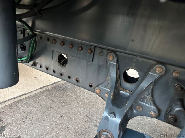 Truck-mounted crane van MERCEDES-BENZ Atego 815 Dachdecker Kran 34m Seilwinde