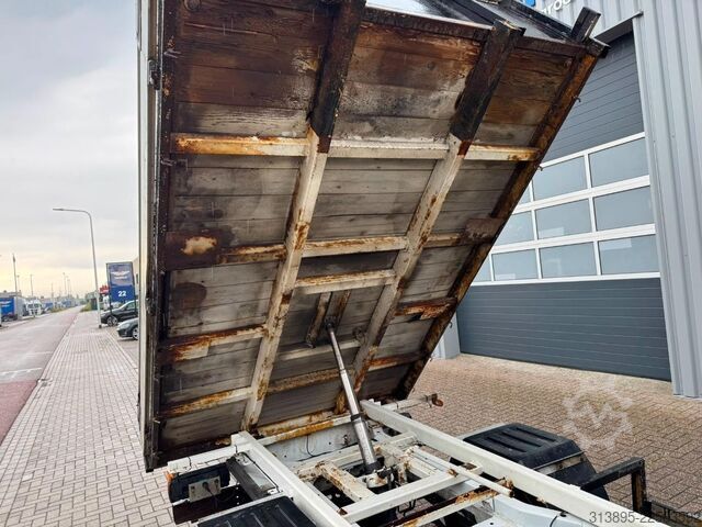 Tipper Mercedes-Benz 513 CDI, Crane Hiab 022-2 kipper