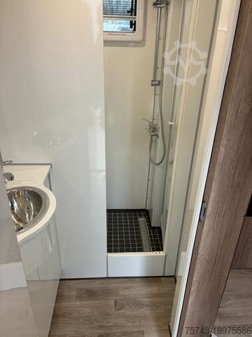 Viehtransporter MERCEDES-BENZ FUSO 8 180 TT-S 1-3 Pferde Pop-Out, Neufahrzeug