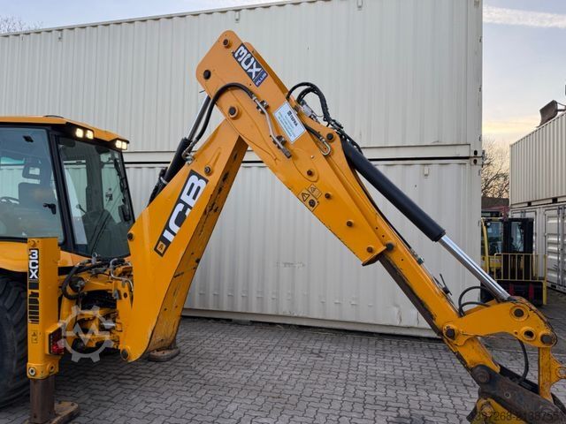 Backhoe loader JCB 3CX Plus / 2022 BJ / 3.633 H / 81 KW