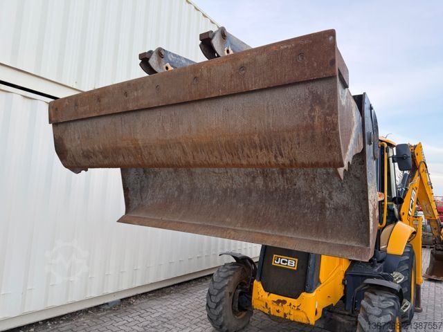 Backhoe loader JCB 3CX Plus / 2022 BJ / 3.633 H / 81 KW