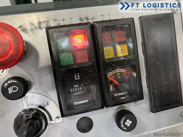 4-way forklift Combilift CB2500 GAS TRIPLEX 4900 FREE-LIFT CABIN