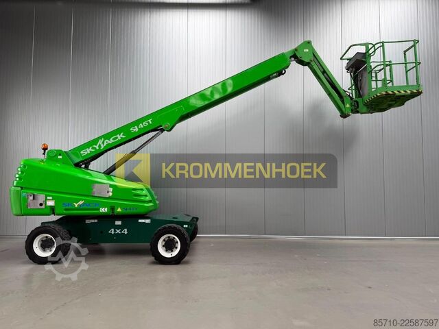 Telescopic boom lift Sky Jack SJ 45T