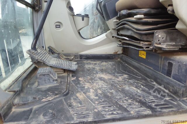 Kettenbagger New Holland E 235 B SR