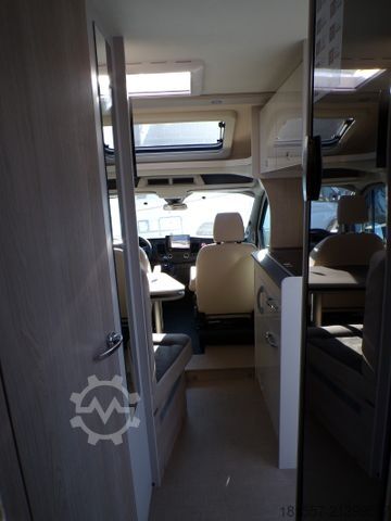 Semi-integrated camper BÜRSTNER Lineo T 700
