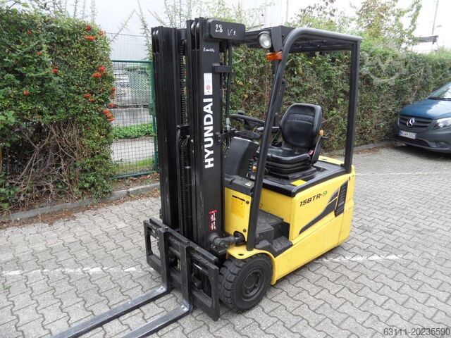 Electric 3-wheel forklift Hyundai 15 BTR-9 - Triplex - wenig Stunden
