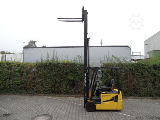 Electric 3-wheel forklift Hyundai 15 BTR-9 - Triplex - wenig Stunden