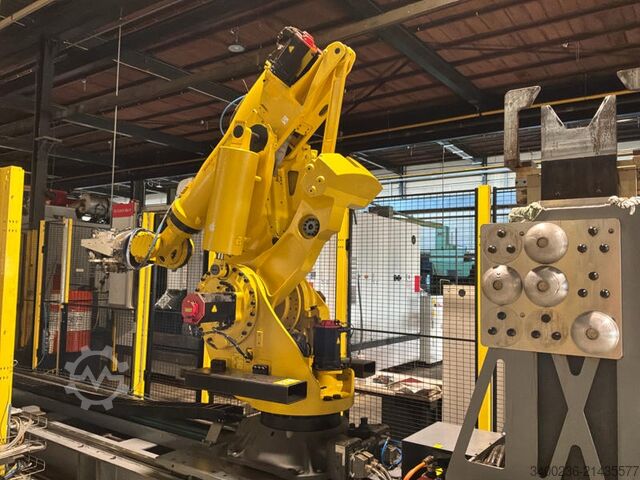 Fanuc M-900iB/700 Industrial 6-axis assembly robot arm Fanuc M-900iB/700
