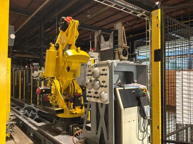 Fanuc M-900iB/700 Industrial 6-axis assembly robot arm Fanuc M-900iB/700