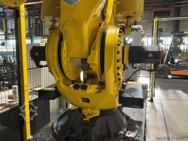 Fanuc M-900iB/700 Industrial 6-axis assembly robot arm Fanuc M-900iB/700