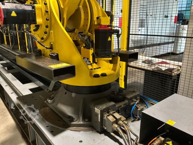 Fanuc M-900iB/700 Industrial 6-axis assembly robot arm Fanuc M-900iB/700