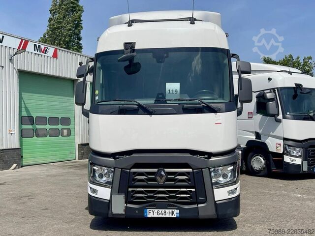 Volume tractor Renault T480 VF611A362MD029904  2X FUEL TANK, PARKING A...