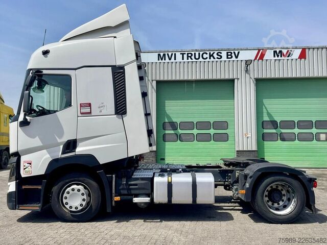 Volume tractor Renault T480 VF611A362MD029904  2X FUEL TANK, PARKING A...
