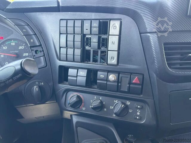 Refrigerated/freezer transport Iveco Stralis 270 CNG! 294094 km!!  9.05 m long body!...