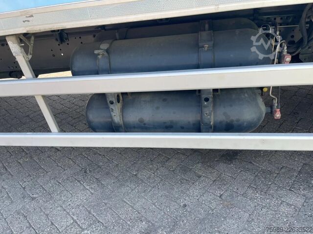 Refrigerated/freezer transport Iveco Stralis 270 CNG! 294094 km!!  9.05 m long body!...