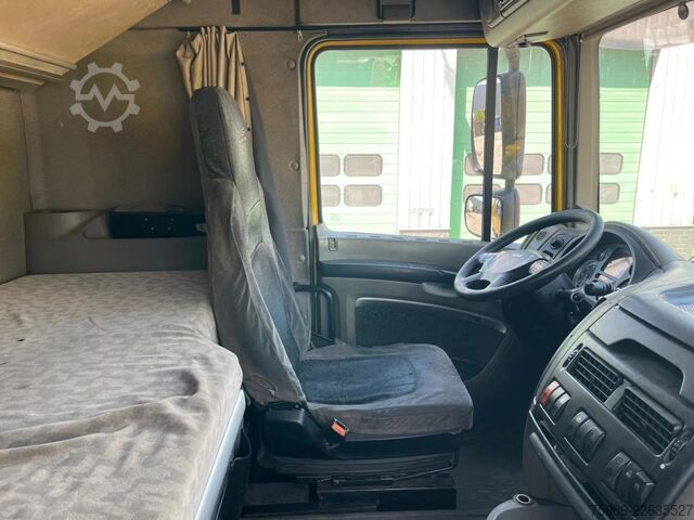 Standard tractor DAF XF 105.410 FRIGO