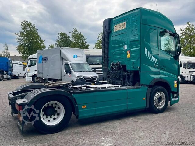 Standard tractor Volvo FH 500