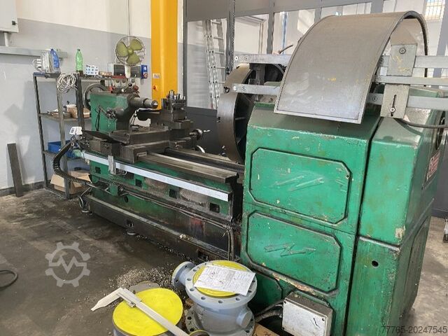 Parallel-Drehmaschine Tacchi FTA 40