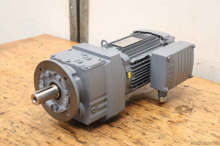 Gear motor 0.75 kW 30 rpm SEW-Eurodrive RF47 DRN80M4/DI/KD1/TF/E18Z