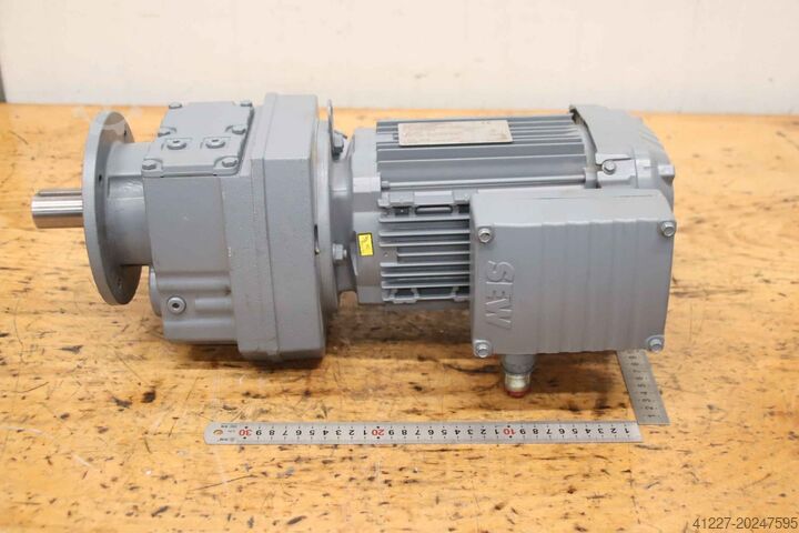Gear motor 0.75 kW 30 rpm SEW-Eurodrive RF47 DRN80M4/DI/KD1/TF/E18Z