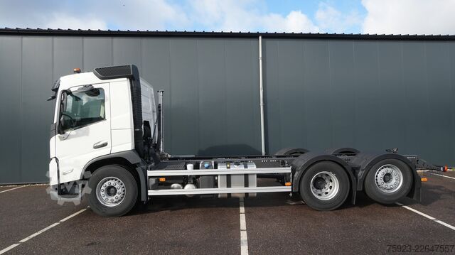 Fahrgestell mit Fahrerhaus Volvo FM 500 6X2 New Chassis truck RHD