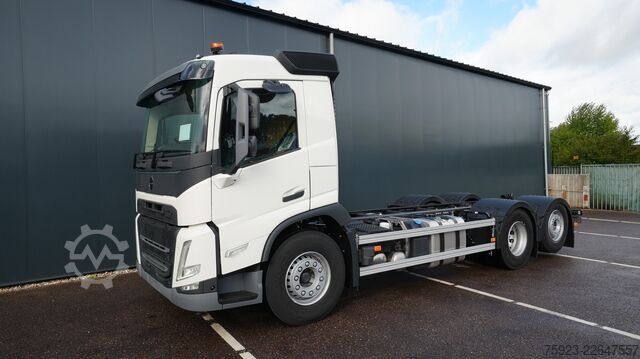 Fahrgestell mit Fahrerhaus Volvo FM 500 6X2 New Chassis truck RHD