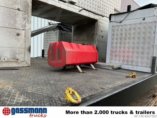 Flatbed truck  Pritschenaufbau mit Staukästen