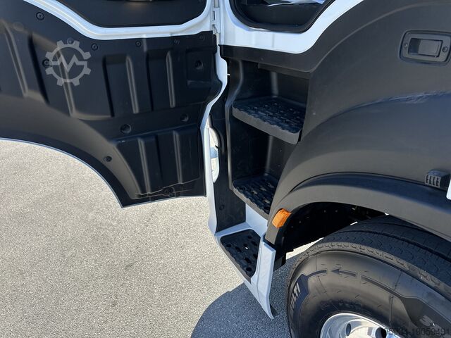 Truck chassis Iveco S-Way 500 6x2 ADR Full-Pneumatic