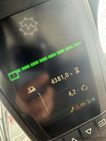 Electric 3-wheel forklift Linde E16L-02