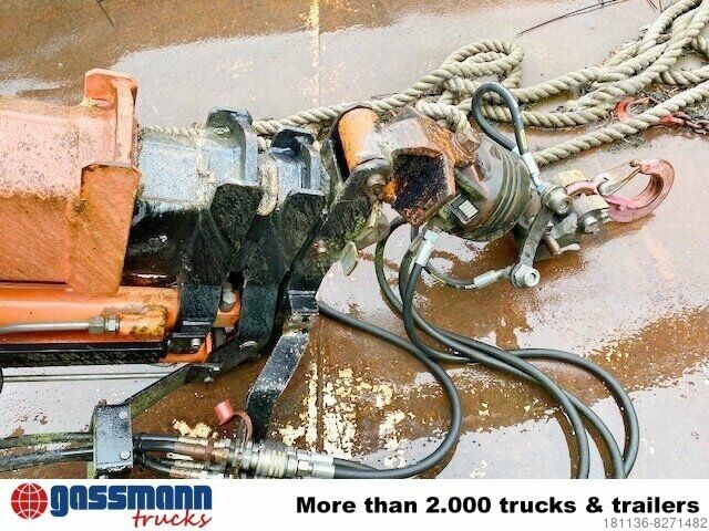 Roll-off container  Abrollcontainer mit Flügeltüren & Atlas Kran AK