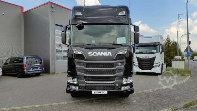 Holztransporter LKW SCANIA R590 6x4 Schemel/Kran TAJFUN LIV oder EPSILON