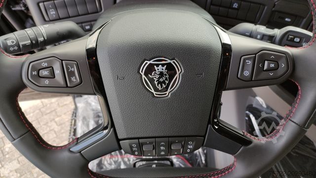 Holztransporter LKW SCANIA R590 6x4 Schemel/Kran TAJFUN LIV oder EPSILON