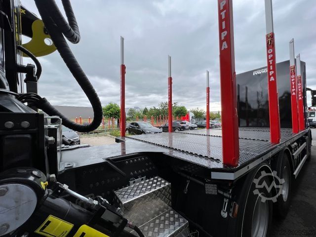 Holztransporter LKW SCANIA R590 6x4/Plattform/Kran TAJFUN LIV L150Z