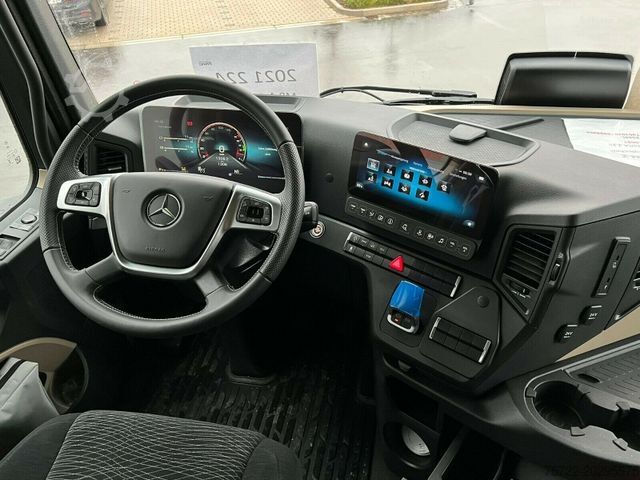 Autokran MERCEDES-BENZ ACTROS 2548/CONTAINERPRITSCHE/KRAN FASSI F545