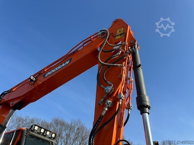 Mobilbagger DOOSAN DX 165W-5 / Rototilt **Löffelpaket**