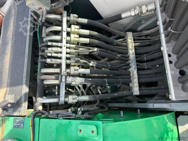 Mobile excavator LIEBHERR A 918 Litronic / PowerTilt