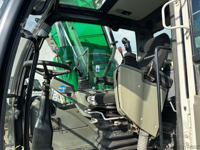 Mobile excavator LIEBHERR A 918 Litronic / PowerTilt